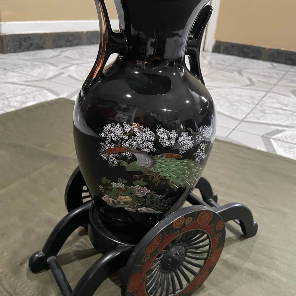 Elegant Black Floral Vase with Stand the card has a broken bar but it doesn’t